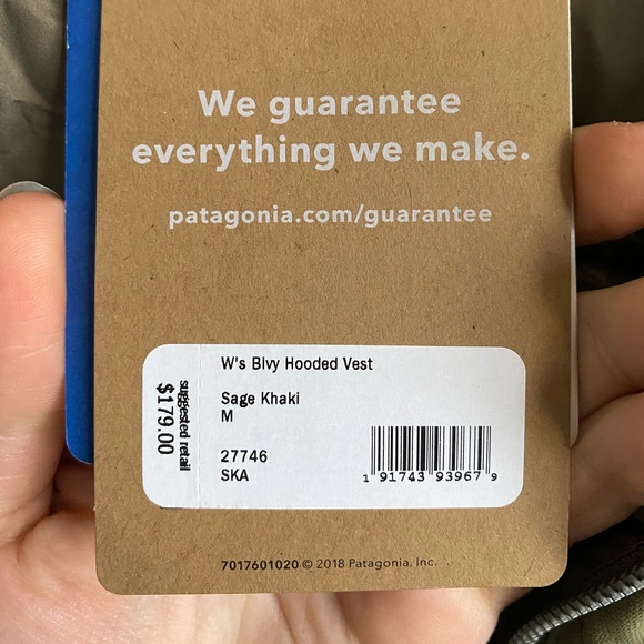 Women’s Bivvy Hooded Patagonia Vest - Picture 3 of 5